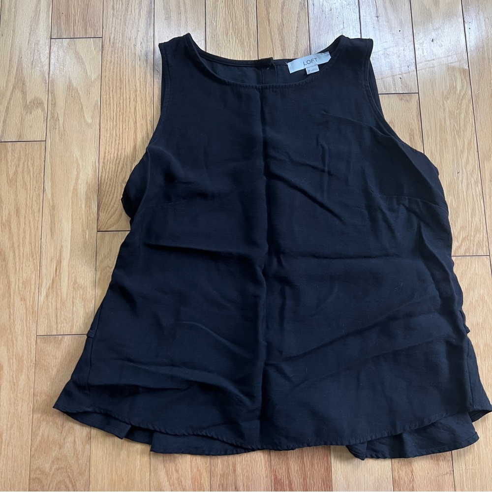 Loft women’s sleeveless top size M